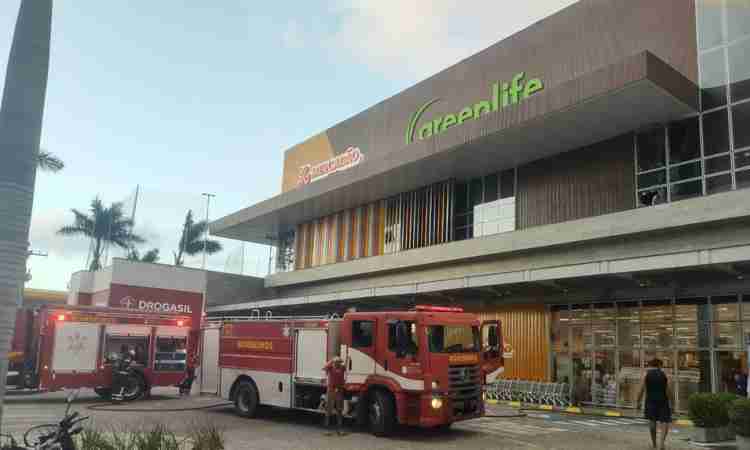 Incêndio atinge academia em Fortaleza e causa danos materiais
